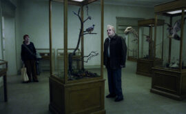 Una paloma se posó en una rama a reflexionar sobre la existencia, de Roy Andersson