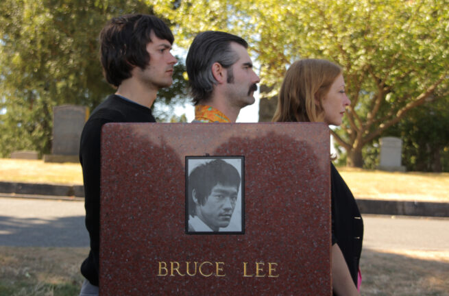La tumba de Bruce Lee (Julián Génisson, Lorena Iglesias, Aaron Rux, 2013)