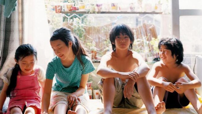 Nadie sabe (Hirokazu Kore-eda, 2004) – FILMIN