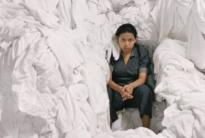 Crítica de “La camarista” de Lila Avilés: Una prisión de sábanas blancas